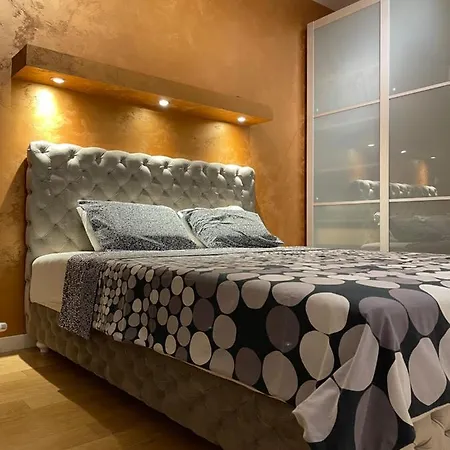 Garden House Lux Apartament *